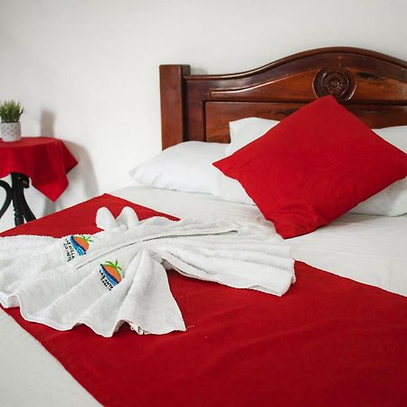 Casa Hotel Las Antillas โตลู ภายนอก รูปภาพ