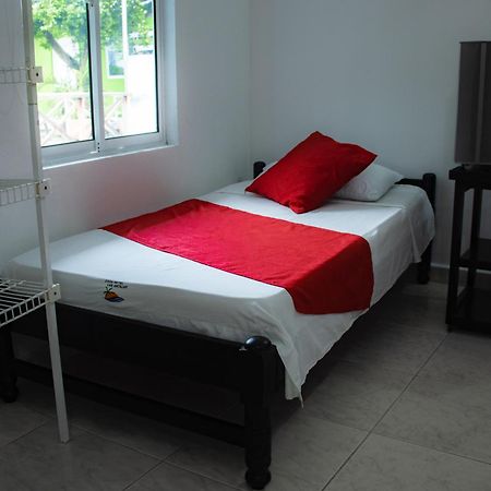 Casa Hotel Las Antillas โตลู ภายนอก รูปภาพ