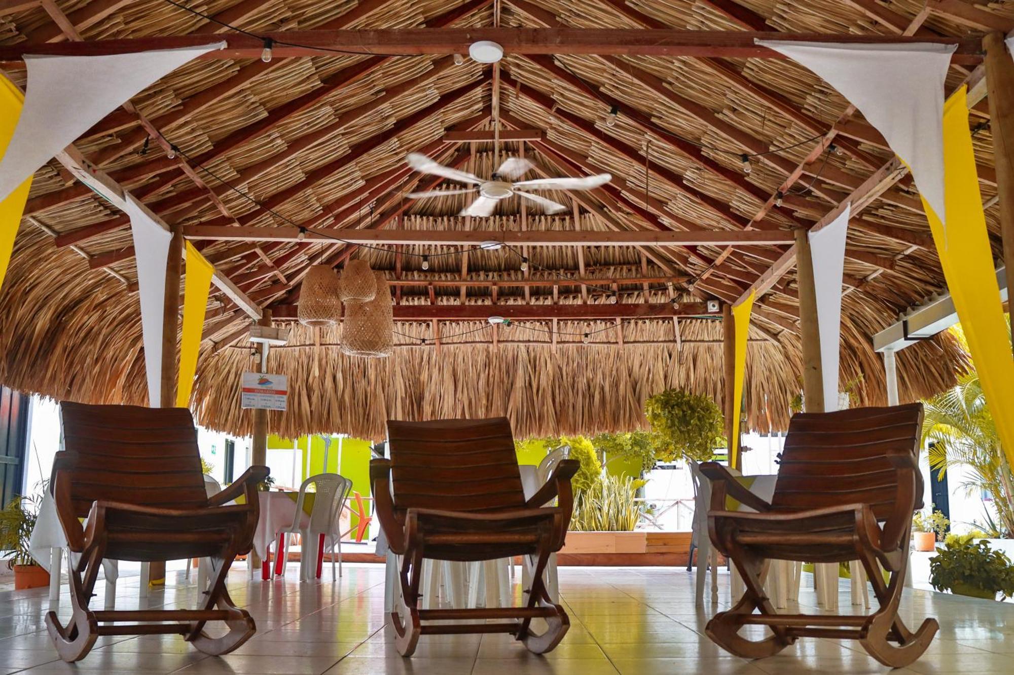 Casa Hotel Las Antillas โตลู ภายนอก รูปภาพ