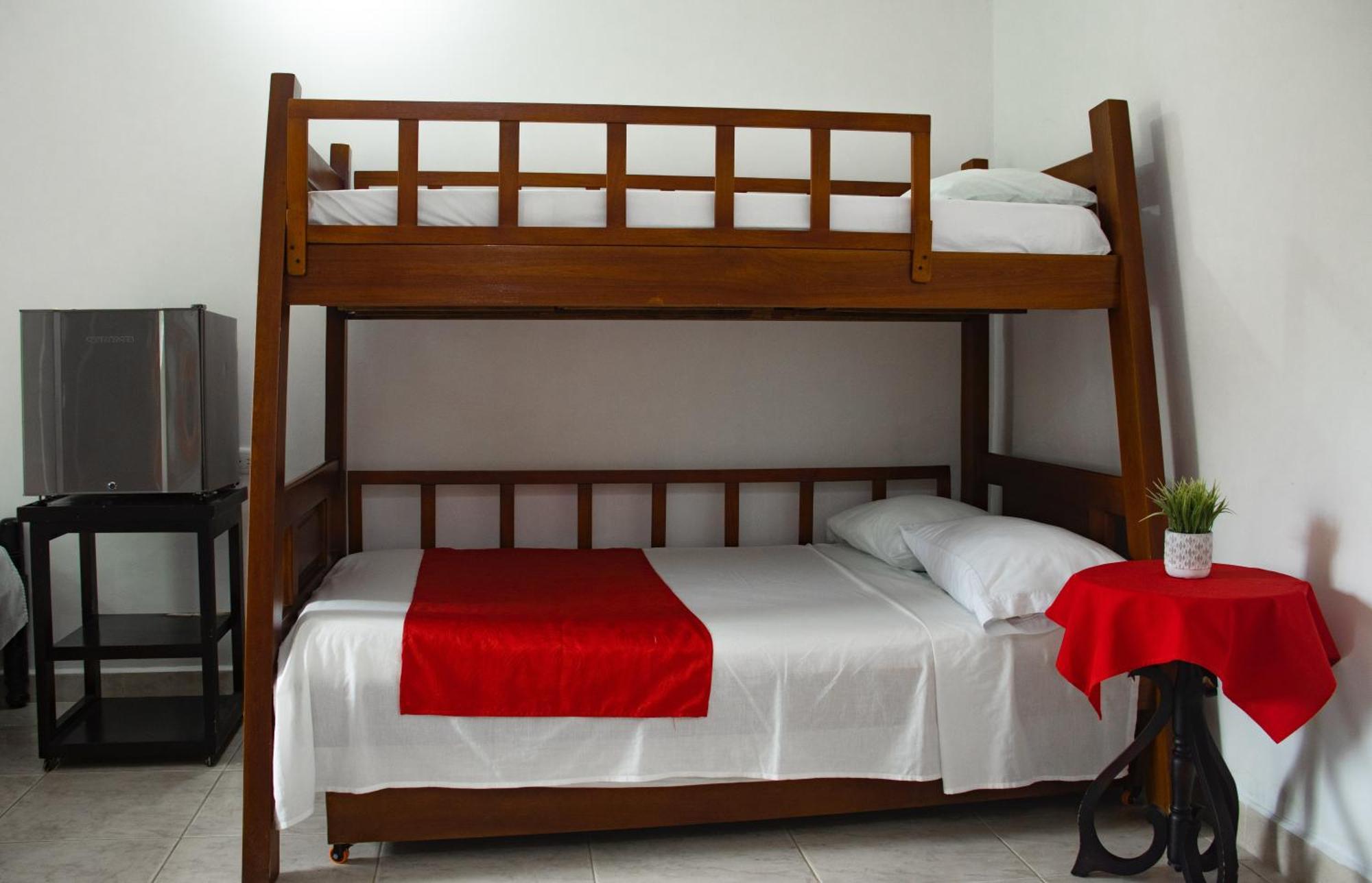 Casa Hotel Las Antillas โตลู ภายนอก รูปภาพ