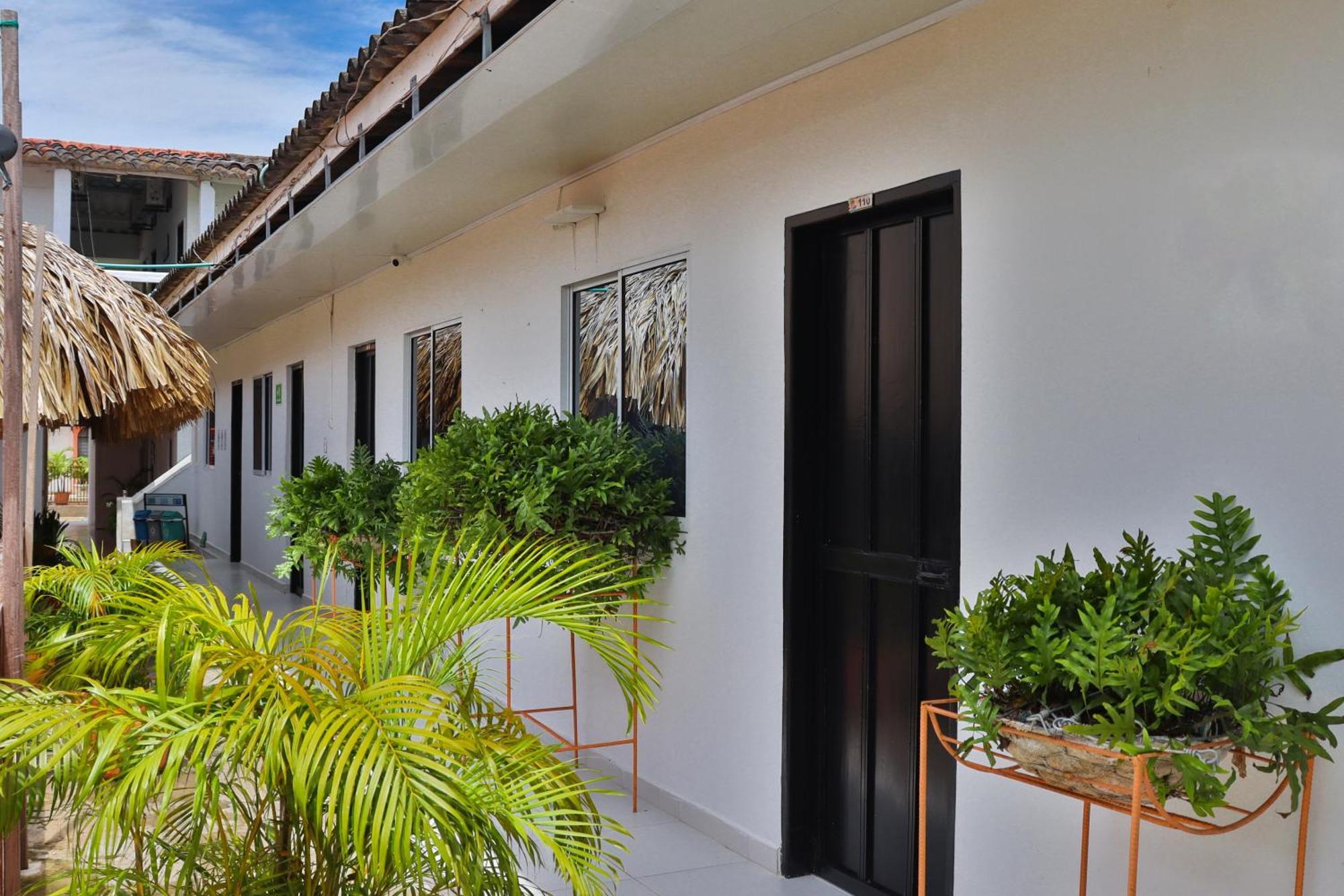 Casa Hotel Las Antillas โตลู ภายนอก รูปภาพ